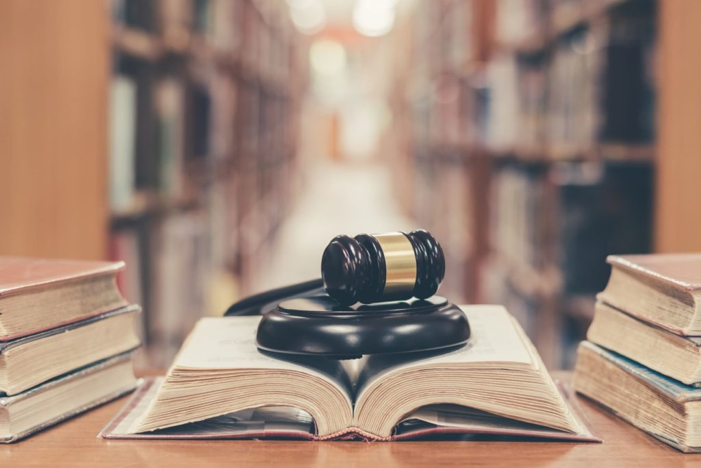 What to Expect in Your First Year of Law School
